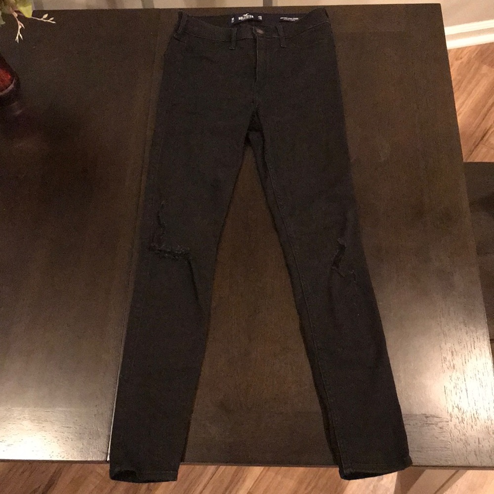 Black Hollister ripped high rise jean leggings